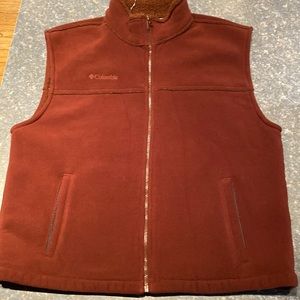 Men’s Columbia fleece vest